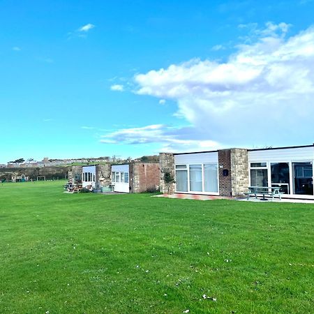 Chine Cottage Self-Catering Coastal Bungalow In Rural West Wight Freshwater Exterior foto